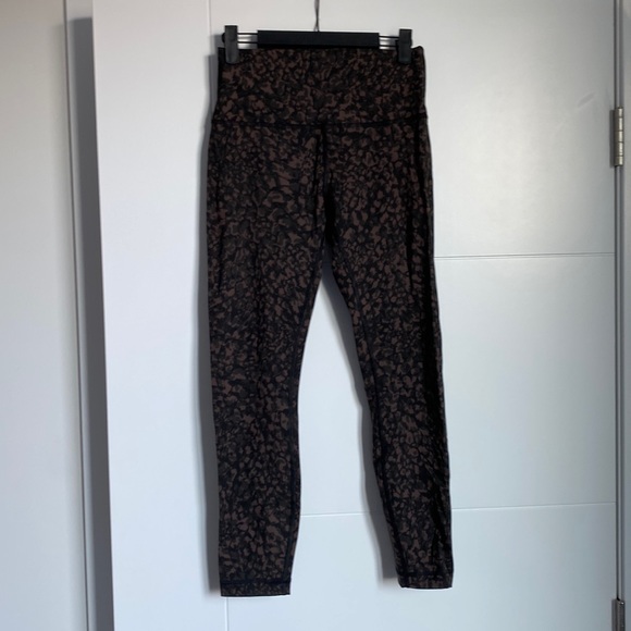 Lululemon wunder under 25” high rise leopard leggings - Picture 4 of 4